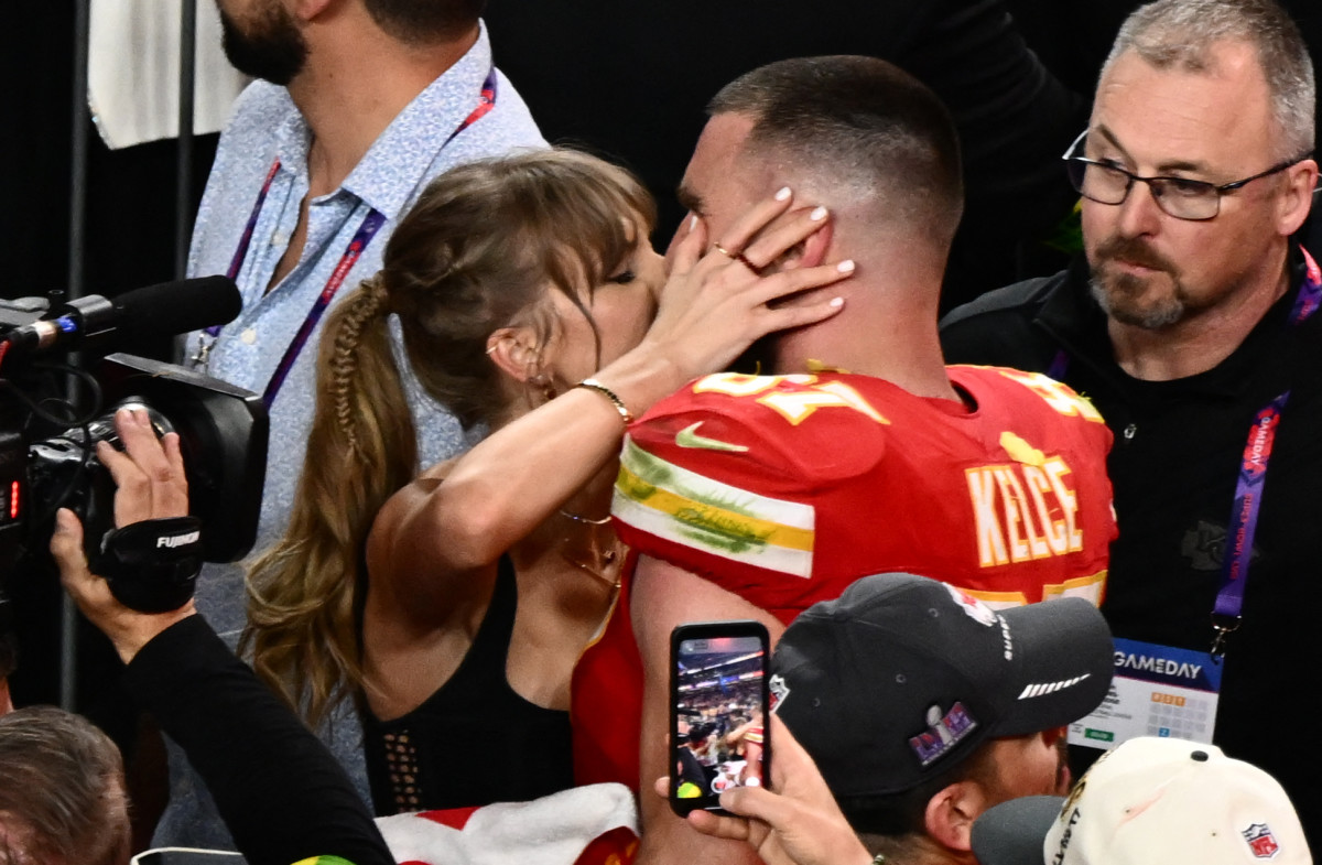 "Chiefs Coach Dave Merritt: Travis Kelce Transformed by Relationship with Taylor Swift, Credits Popstar for 'Super Bowl' Win in Her NFL Debut Season"