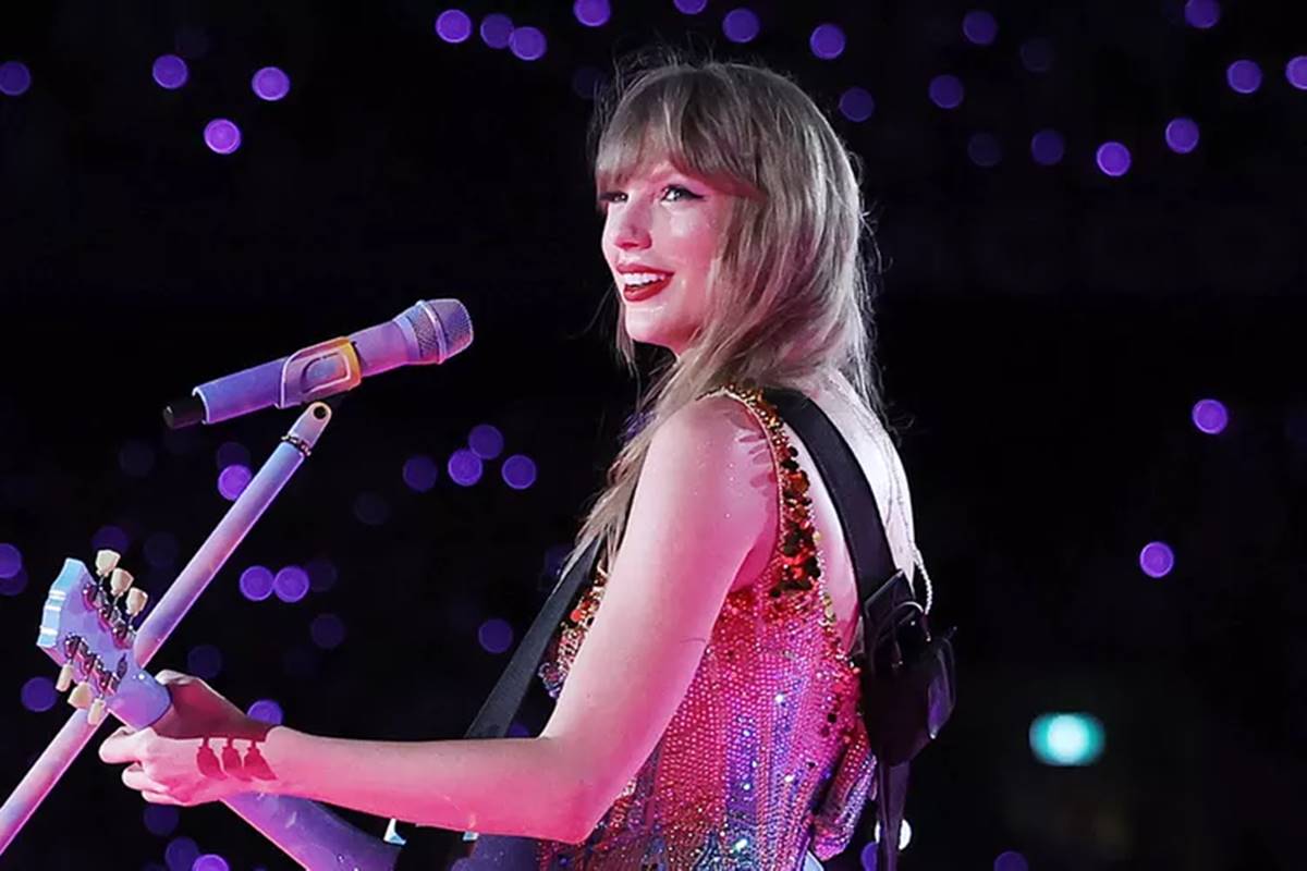 Taylor Swift Thanks 'Louder Than Humanly Possible' Crowds in Sydney After 4 Eras Tour Shows: 'Endless Magical Moments'