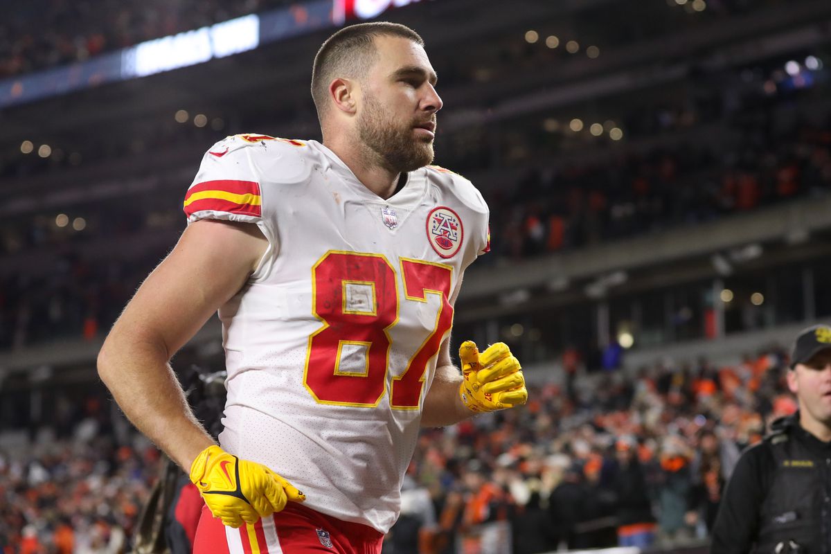 rrowheadlines: Travis Kelce only just makes top 50 of PFF list of best players