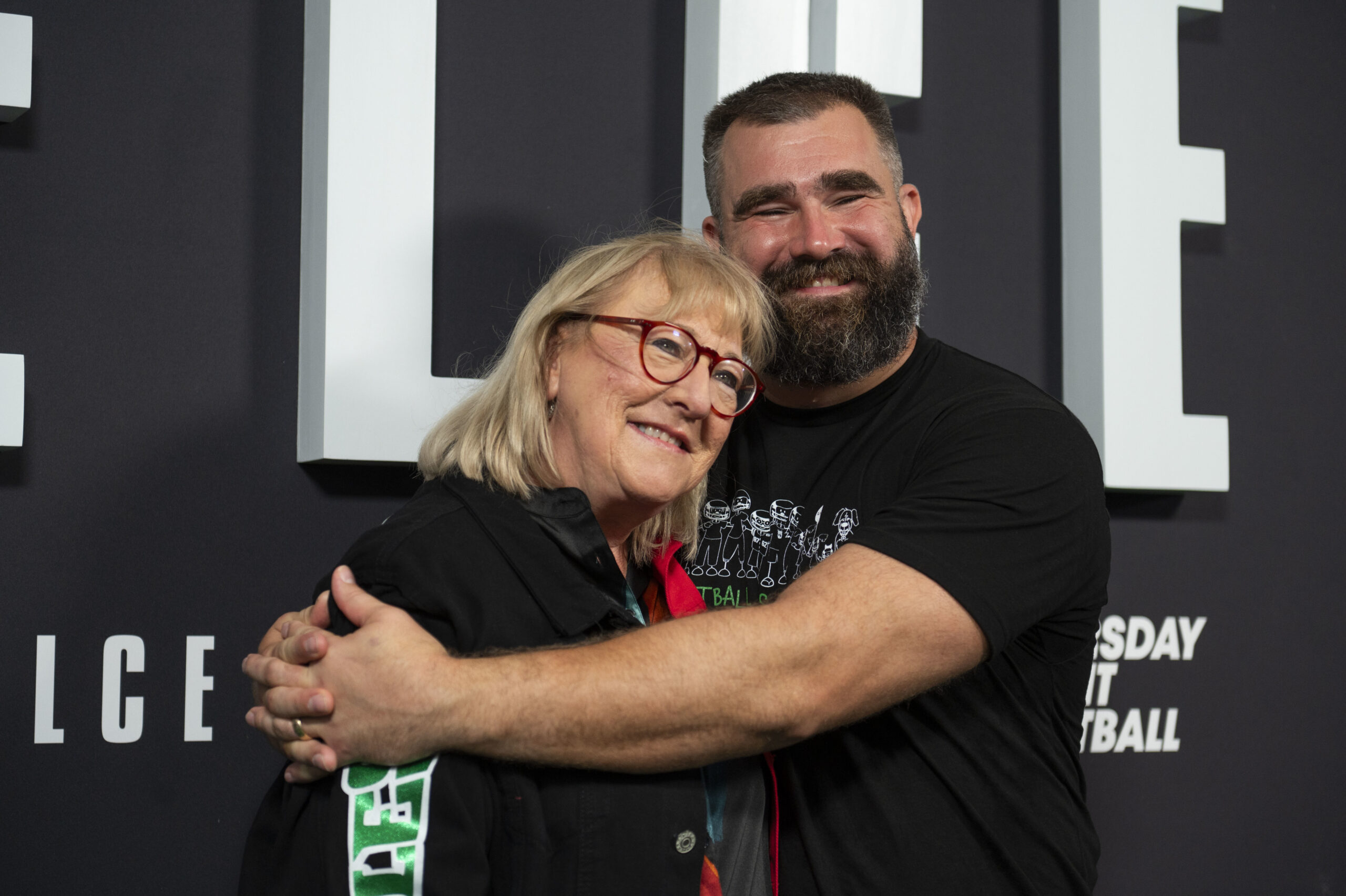 OH SWEET MOM : Jason Kelce Shares the Valuable Lesson He Learned from His Mother, Donna