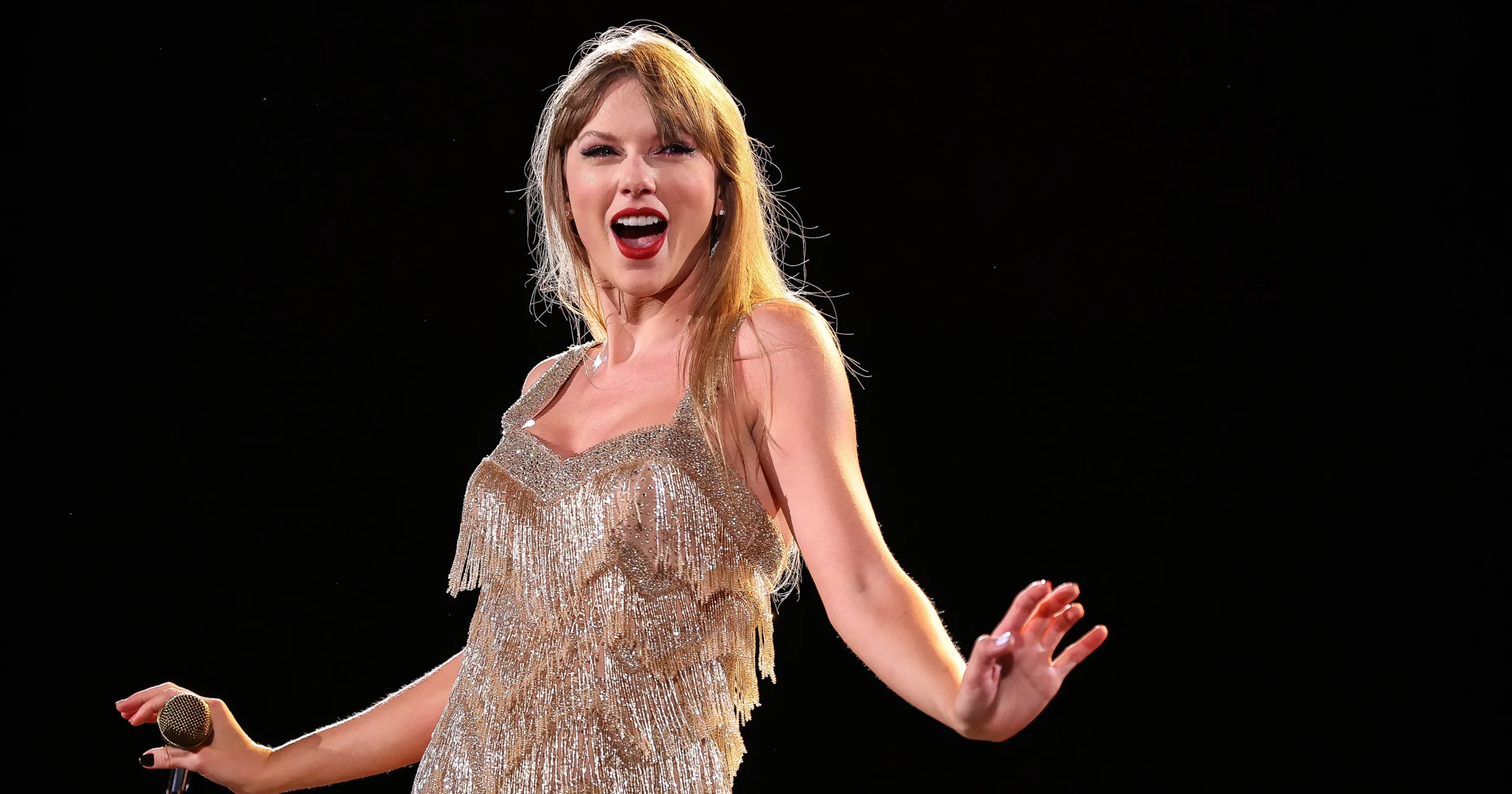 Taylor Swift's Reaction Upon Hearing a Fan's Pregnancy Announcement: "The Baby Wants to Meet Me?"