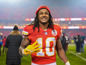 “Chiefs RB Isiah Pacheco, 24, Sadly Dies in Tragic Car Accident – NFL World in Shock”