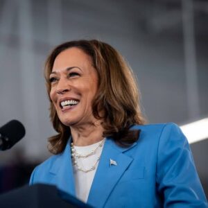BREAKING: Kamala Harris Shot Multiple Times on Her Way to Family Gathering – America in Shock
“She just wanted to see her family… now she’s fighting for her life.”
FULL DETAILS HERE ⬇️
