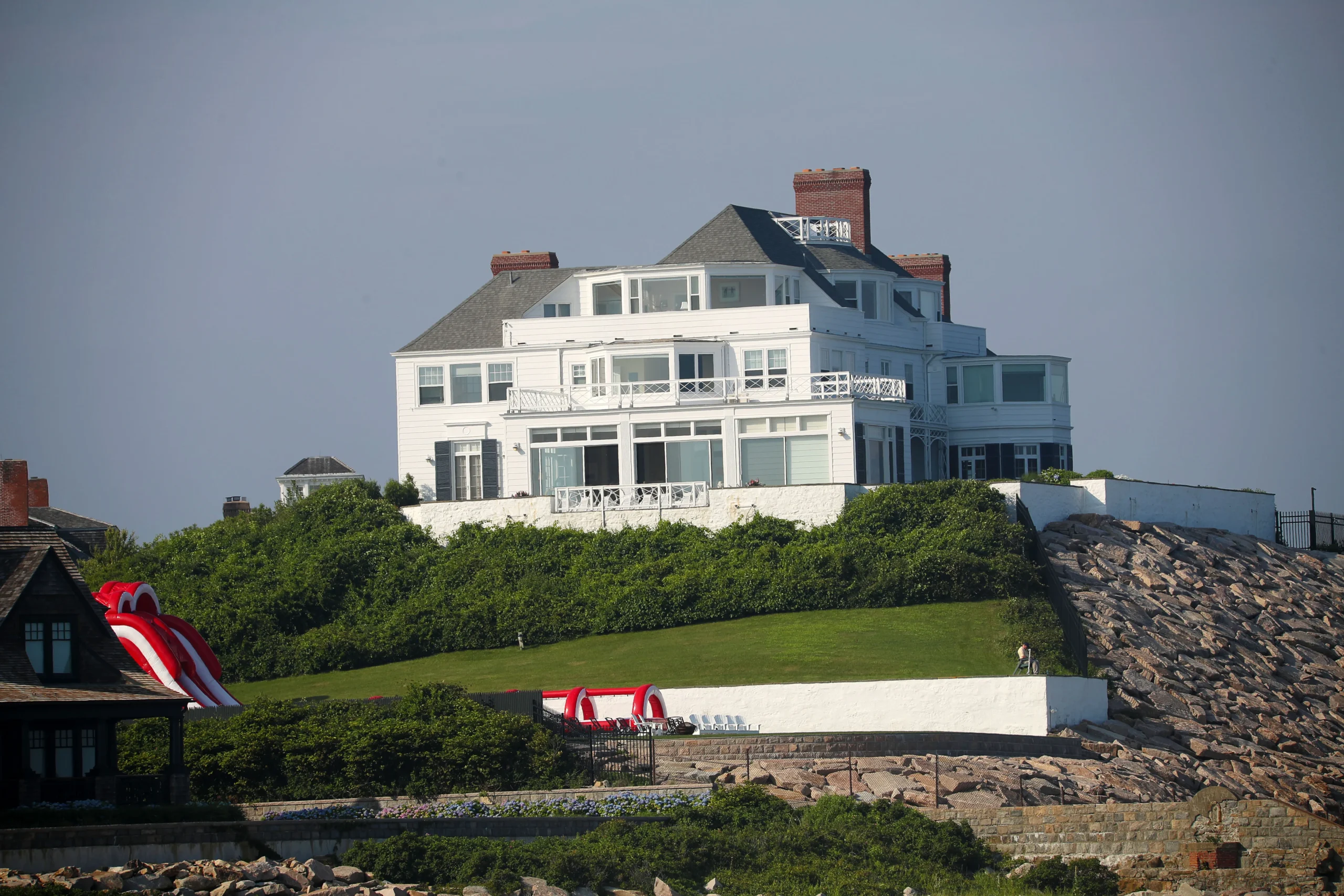 "Take a Glimpse Inside Taylor Swift's $17M Rhode Island Holiday House, a Hub for Gatsby-Style Parties"
