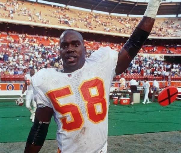 BREAKING: Heartbreak for Kansas City Chiefs as Beloved Teammate Tragically Passes Away – Fans and Players in Shock